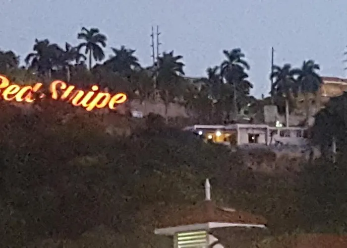 Parque de vacaciones Mobay Del Mar Montego Bay